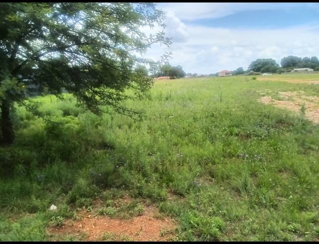 1,000M² VACANT LAND FOR SALE IN KOOKRUS